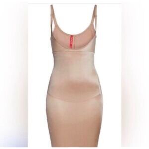 Spanx SmartGrip Open-Bust Full Slip
Size Large